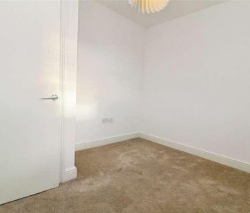 North Weald Close, Hornchurch, Essex, RM12 - Photo 4