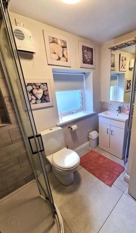 Apt 2 Holiday, 64 Causeway Street, Portrush, BT56 8AD - Photo 4