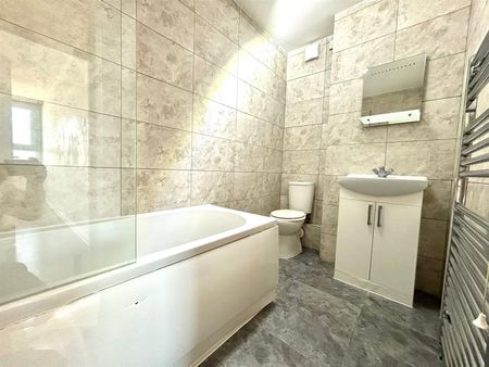 2 bedroom apartment - Photo 3