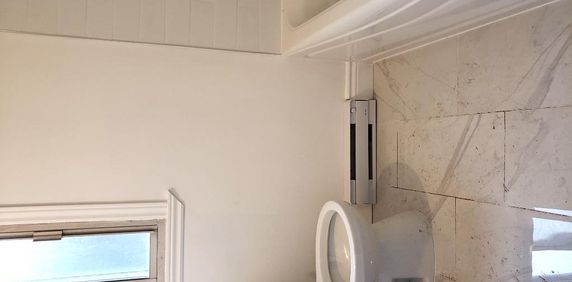 Renovated Condo-Style 4½ – Côte-des-Neiges - Photo 2