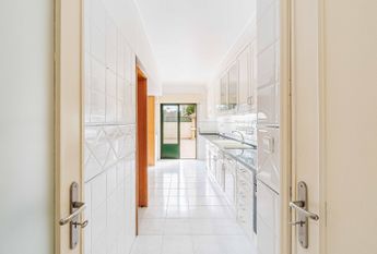 APARTAMENTO T2 NO ARNEIRO - CARCAVELOS