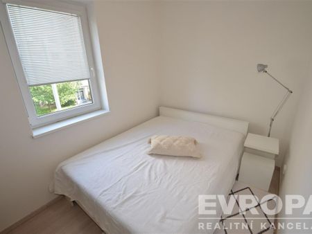 Pronájem bytu 1+kk 47 m2 - Photo 4