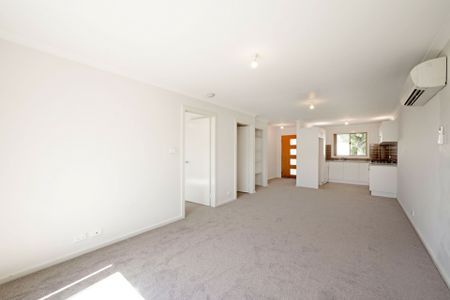 One Bedroom Townhouse With Low Maintenance Courtyard - Photo 2