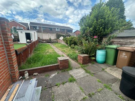 2 bedroom semi-detached house to rent - Photo 3