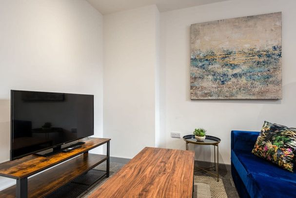 Cleveland Street - Photo 1