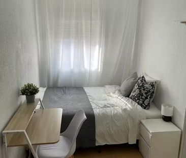 Carrer d'Alcanyís, Valencia, Valencian Community 46019 - Photo 3