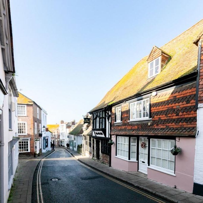 4 bedroom terraced house to rent - Photo 1
