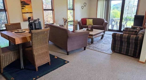 Fully Furnished 3-Bedroom + Office Flat - Photo 1