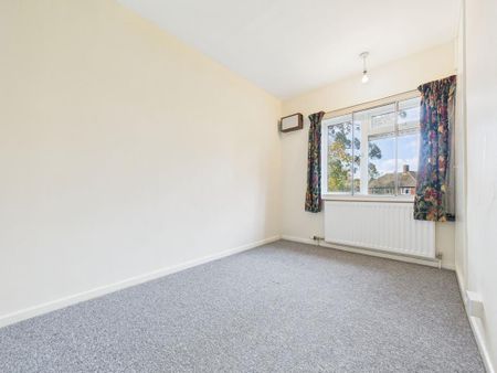 4 bedroom semi-detached house to rent - Photo 3