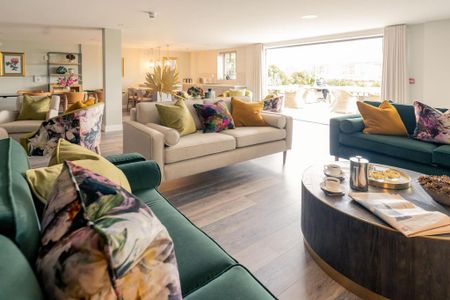 1 bedroom retirement property to rent - Photo 3