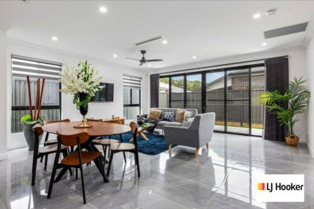 Modern 4 Bedroom Home - Available Now! - Photo 5