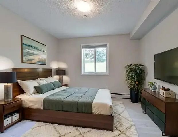 2 Bedrooms Condo Unit, newly renovated. Close to C-train | 5500 Somervale Court Southwest, Calgary - Photo 1