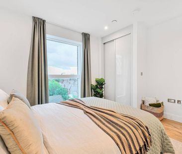 3 bedroom flat to rent - Photo 2