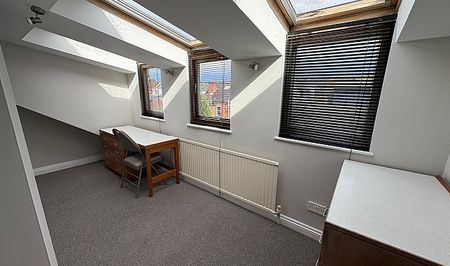4-Bed Student Property in a Great Area - Photo 3