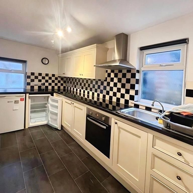 2 bedroom cottage to rent - Photo 1