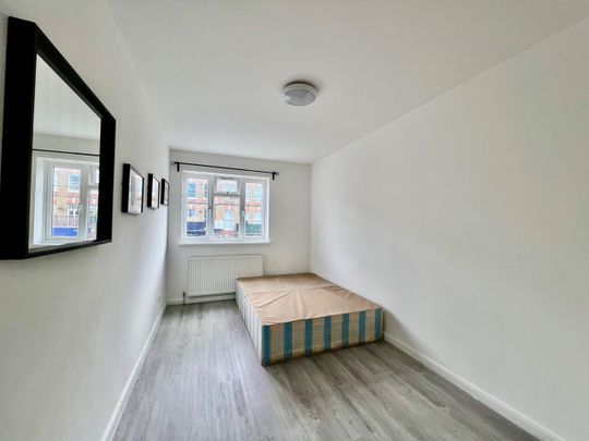 2 Bed Flat, Fortess Road, NW5 - Photo 1