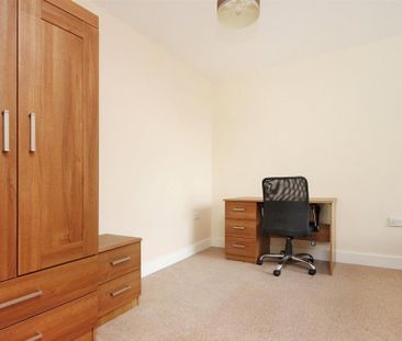 6 bedroom terraced house to rent - Photo 3