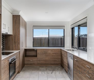 2 Tyrone Street, Middle Ridge QLD 4350 - House For Rent | Domain - Photo 6