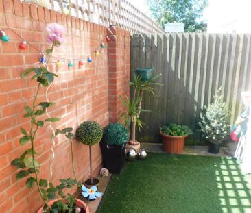 2 bedroom terraced house to rent - Photo 6