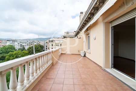 Flat for rent in Turó Park - Photo 2