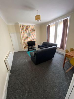 5 bedroom terraced house to rent - Photo 1