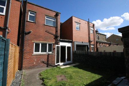 2 bedroom terraced house to rent - Photo 4