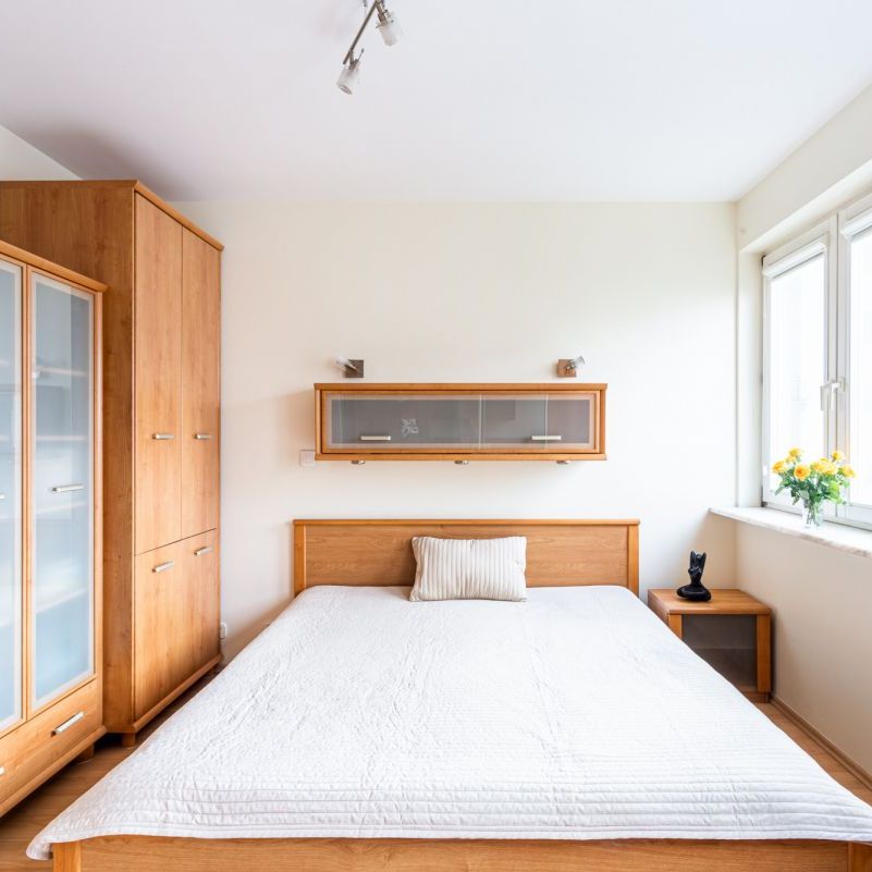 Do wynajęcia gustowny apartament blisko metra - Zdjęcie 1