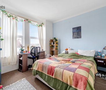 4 bedroom terraced house to rent - Photo 2