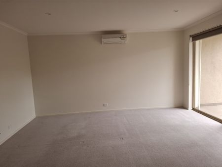 4/12 Stockdale Street, Dickson, ACT 2602 - Photo 2