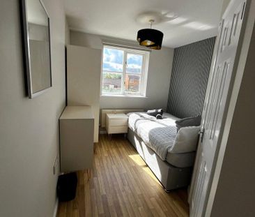 6 bedroom house to rent - Photo 3