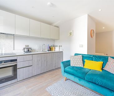 Studio To Let - Photo 2
