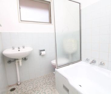 TWO BEDROOM APARTMENT WITH BUILT IN ROBES AND BRAND NEW FLOORBOARDS... - Photo 5