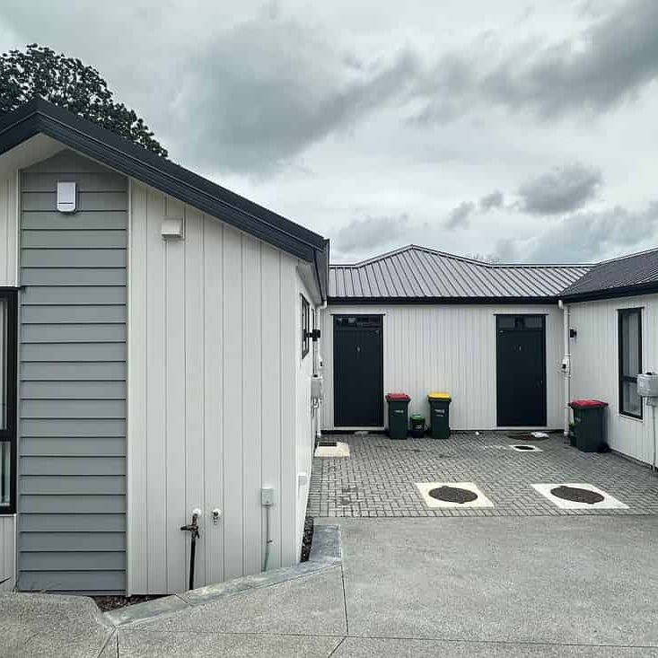 Spacious 2-Beds – Prime Location Opp Park! - Photo 1