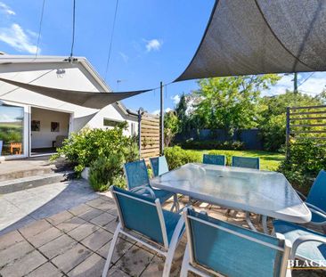 Charming Inner South Oasis with Private Outdoor Living - Photo 4