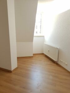 Melanchthonstr. 7, Wohnung 18~~~ großer Balkon, Tageslichtbad mit Wanne und Dusche, Gäste-WC, offene Küche, Keller, Abstellfläche im Dachboden - Photo 3