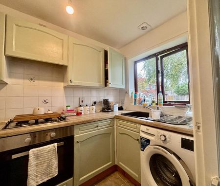 2 bedroom semi-detached house to rent - Photo 5