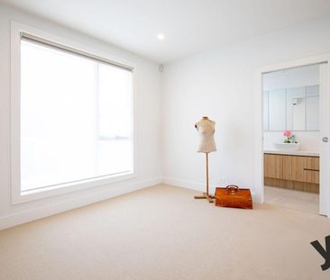 Stop Scrolling. This Is the One. - Photo 3