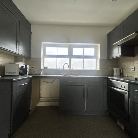 Victoria Road East - Photo 3