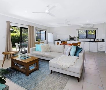 BEACHSIDE LIVING - IMMACULATELY PRESENTED VILLA! - Photo 1