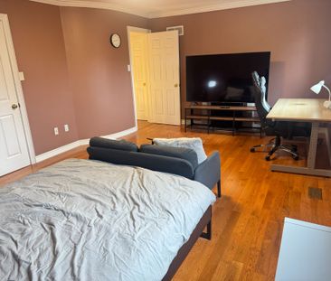 For Lease - 411 Winfield Terrace, Mississauga, Ontario - Photo 3