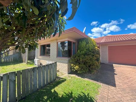 Family Home on Summerland - Papamoa - Photo 3