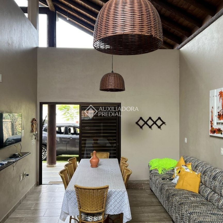 Casa com 4 quartos e 700m² para alugar em Alto Arroio, Imbituba. - Photo 1