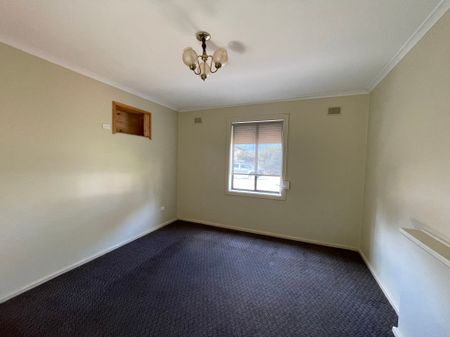 To register & apply for this property, please use this link: https://snug. com/ - Photo 5