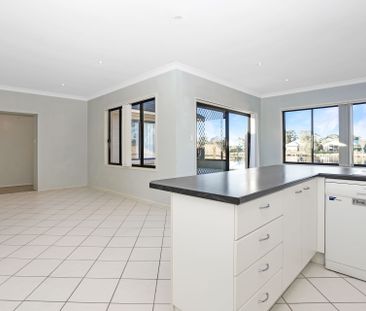 3 bedroom home in Myall Quays Tea Gardens available for rent - Photo 4