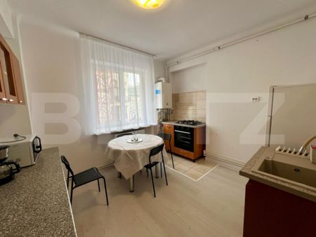 Garsoniera, zona centrala, centrala proprie si aer condition - Fotografie 4