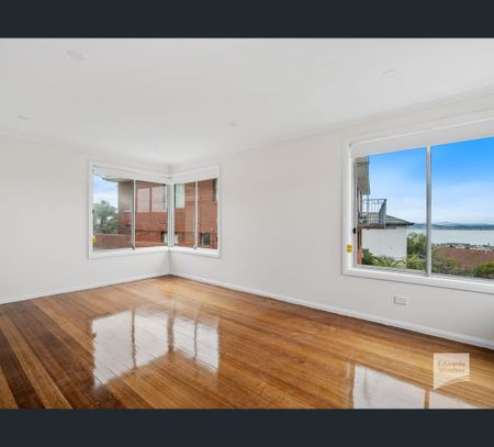6 Kirby Court, West Hobart, Tas 7000 - Photo 3
