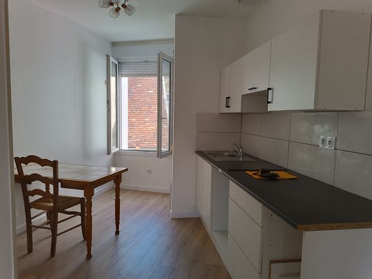 Location Appartement 2 pièces 40m² LA FERTE BERNARD 72400 - Photo 1