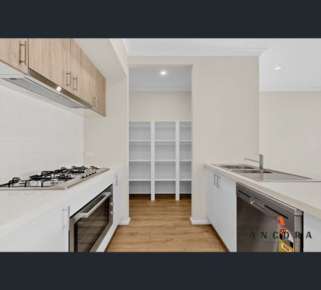 36 Octagonal Street, Cranbourne East, Vic 3977 - Photo 4