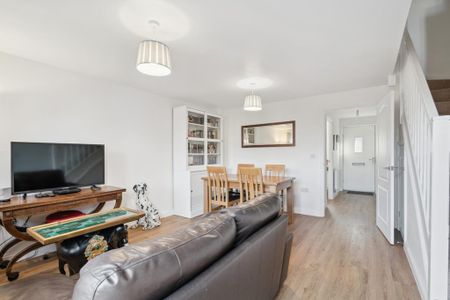 2 bedroom semi-detached house to rent - Photo 3