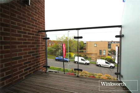 Studio Way, Borehamwood, Hertfordshire, WD6 - Photo 2